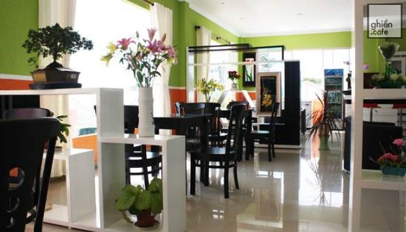 Rừng Hoa Cafeteria Cafe - Mai Anh Đào