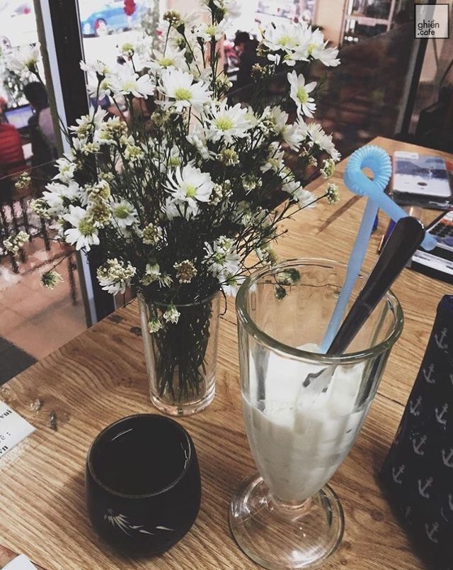 Sách Cafe - Xuân Thủy
